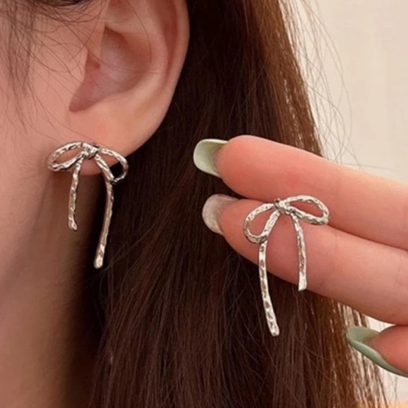 Gold Bow Knot Earrings - Picture 1 of 4